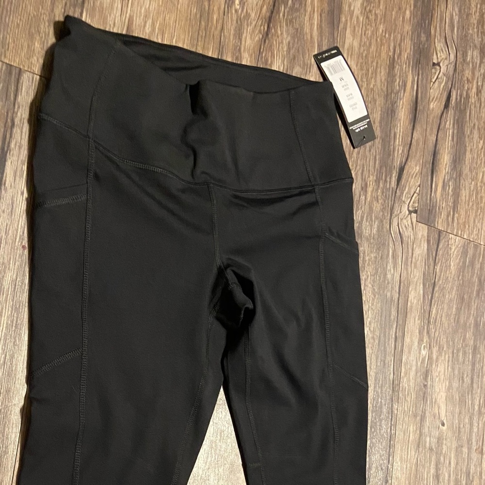 super cute black leggings, never worn, just have too many